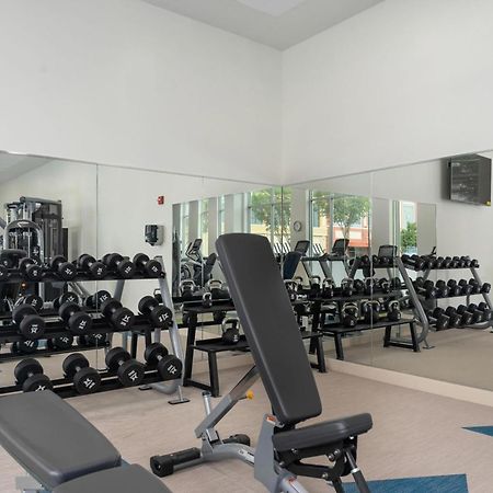 Element Hampton Peninsula Town Center Hotell Exteriör bild