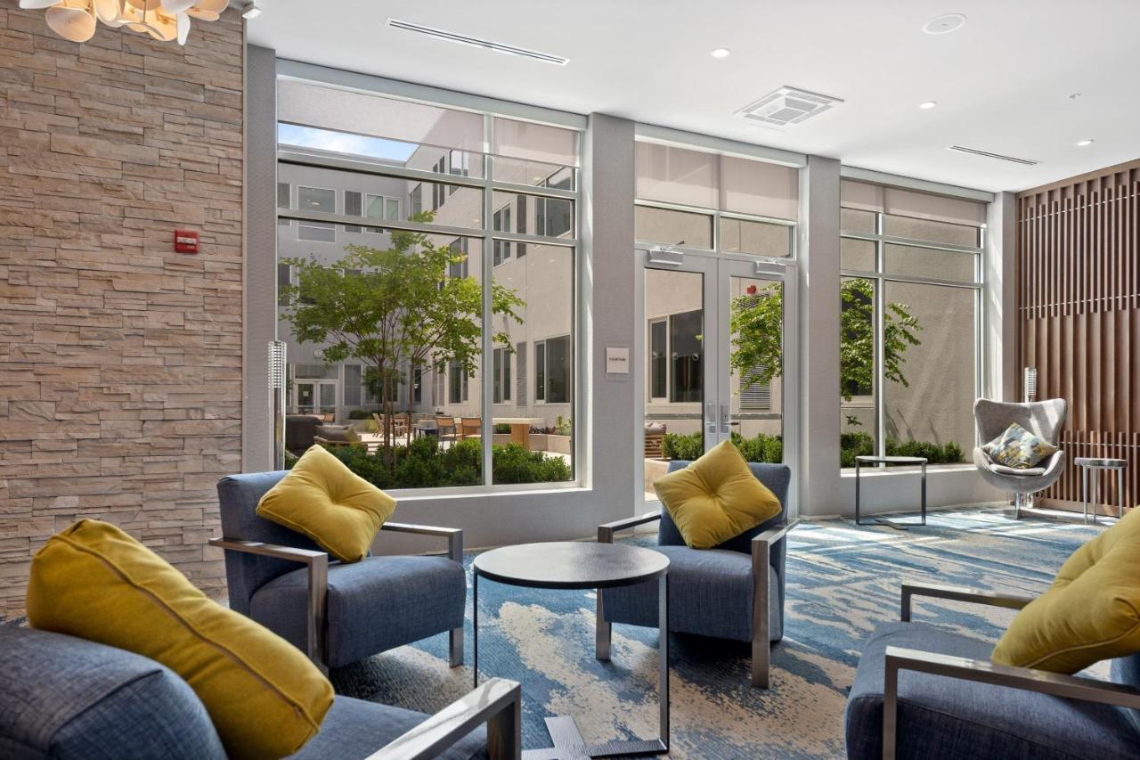 Element Hampton Peninsula Town Center Hotell Exteriör bild