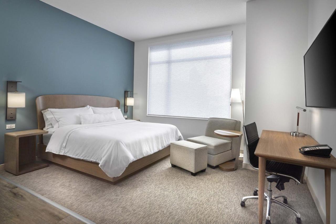 Element Hampton Peninsula Town Center Hotell Exteriör bild